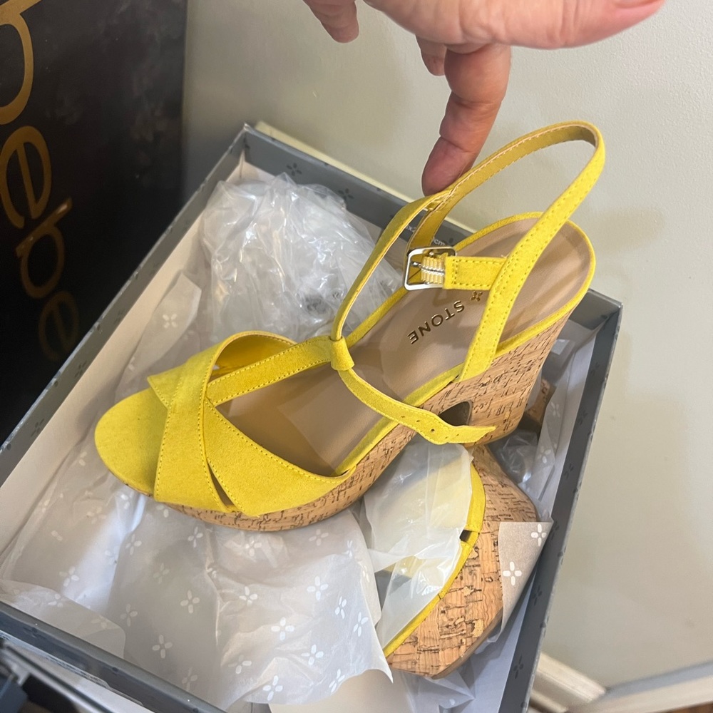 Yellow heels - In new condition